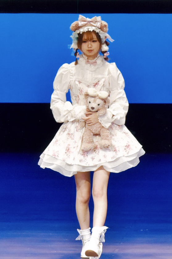 秋田県美容講師会創立60周年記念ショー